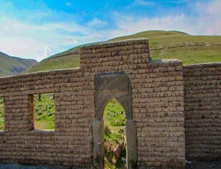 قبرستان اسرارآمیز و عجیب در تبریز+عکس