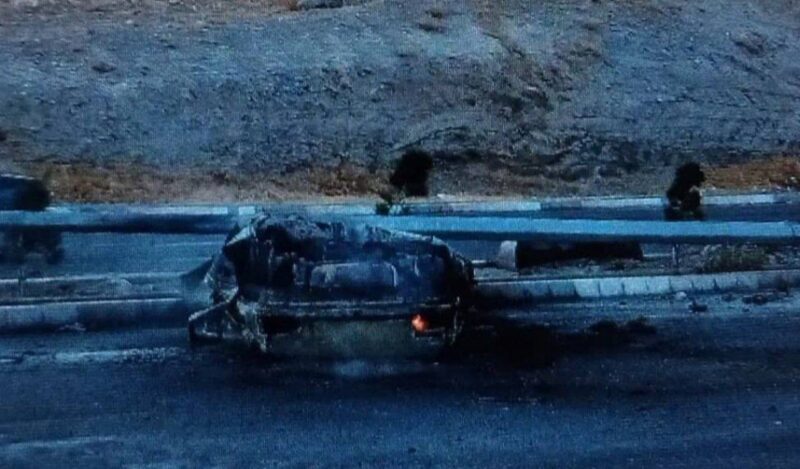 نجات معجزه آسای راننده پژو ۴۰۵ که خودرو اش کامل در آتش سوخت