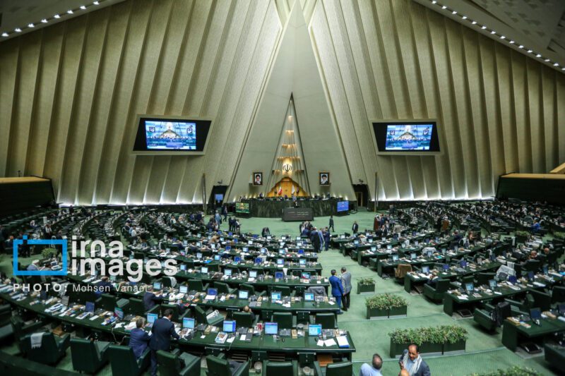 سازمان غذا و دارو مکلف به ایجاد ذخیره ۶ ماهه دارو و ملزومات پزشکی شد
