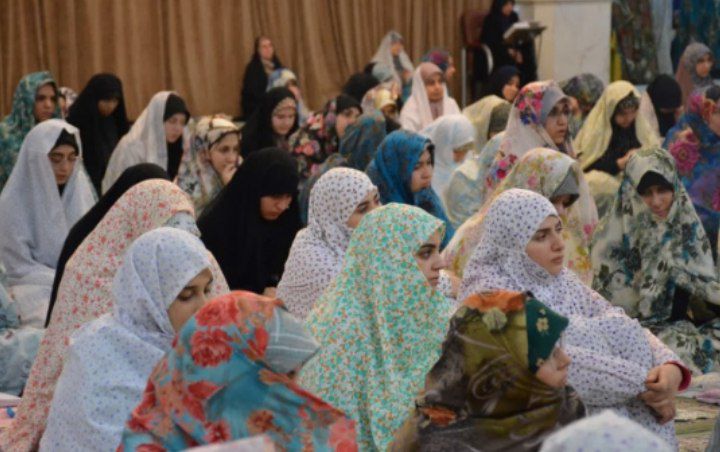 اعتکاف ۳۲۰ دانشجوی دختر در  دانشگاه تبریز