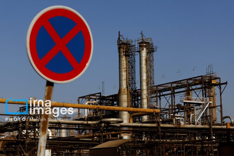 بررسی مشکلات مناطق نفتی، محور برنامه‌های وزیر نفت در سفر دولت به خوزستان