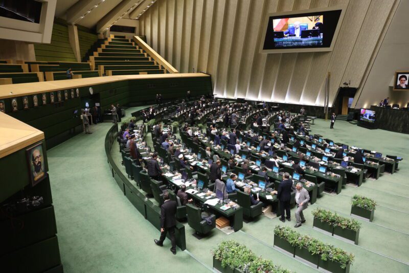 مجلس با تمدید یک ساله دوره ششم شوراهای شهر و روستا مخالفت کرد