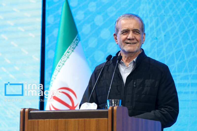 پزشکیان: باید باور می‌مانیم و می‌سازیم را در فرزندان ایران ایجاد کنیم