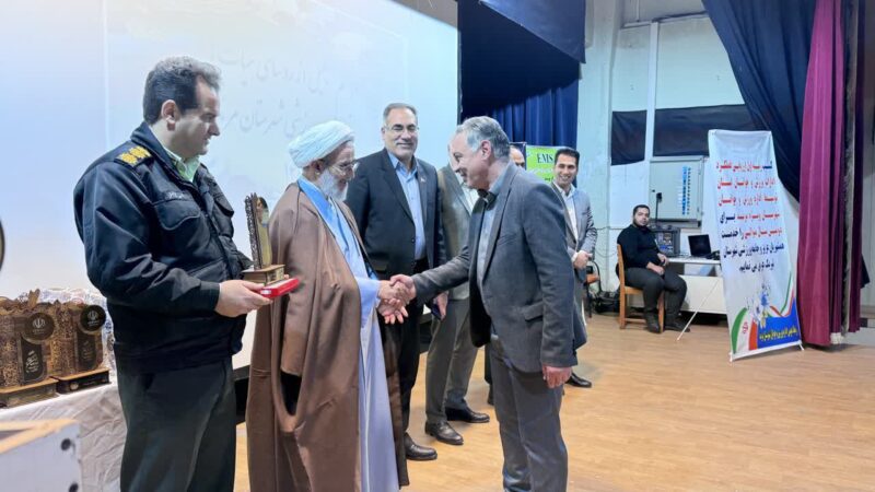 قهرمانان ورزشی شهرستان مرند تجلیل شدند