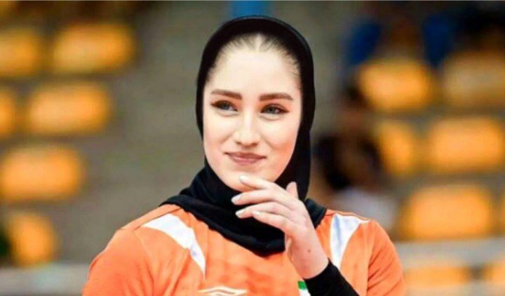 سلفی خانوادگی آیتک سلامت، ستاره چشم رنگی تیم ملی