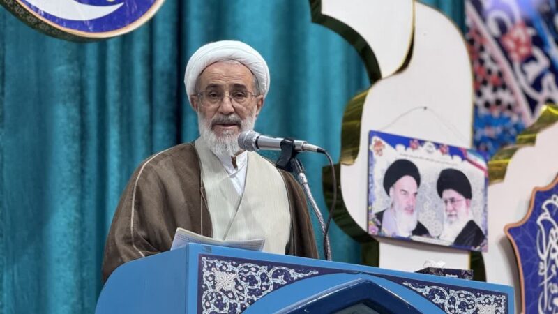 القای تفرقه، ناامیدی و یاس در میان مردم حرکت در مسیر اهداف دشمن است