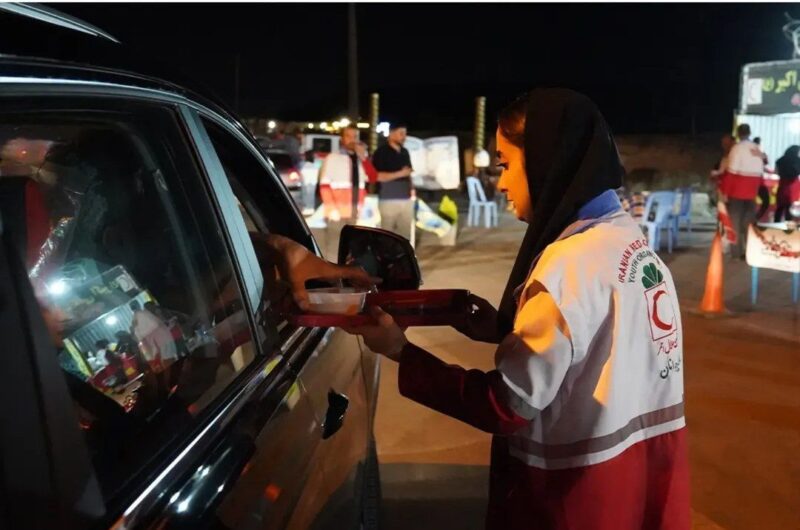 ۱۷ موکب افطاری و پست جوانان هلال احمر ترکیب فرهنگ نوروز و رمضان