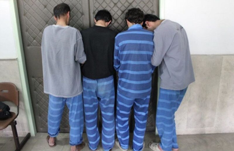 کشف نزدیک به نیم کیلوگرم موادمخدر و دستگیری ۴ خرده فروش مواد مخدر