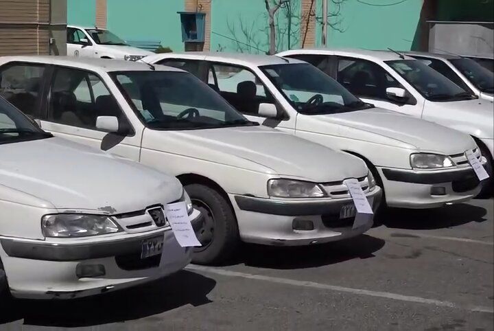 دستگیری باند ۵ نفره سارقین خودرو و کشف ۸ دستگاه خودرو سواری در تبریز
