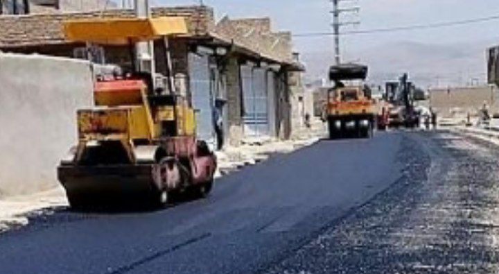 آغاز آسفالت ریزی در معابر شهر مرند