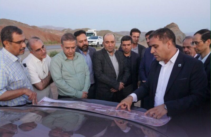 بازدید اعضای کارگروه شورای عالی مناطق آزاد از جاده مرند جلفا