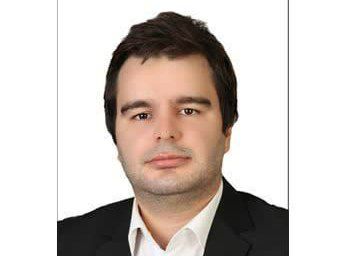 جایزه استادیار جوان برتر کشور را از بنیاد ملی نخبگان دریافت کرد.