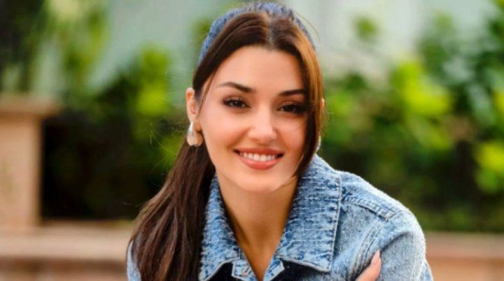 سلفی زیبا و متفاوت هانده ارچل در حمام سنتی