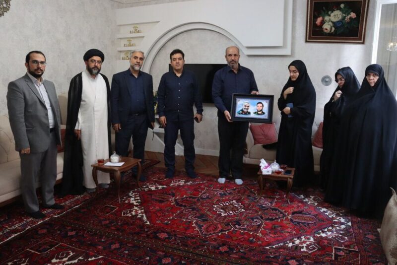 دیدار شهردار تبریز با خانواده معظم شهیدان والامقام «ناصر اسدی دوست» و «مجید حسنی علوی»