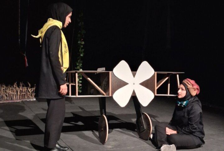 «شازده کوچولو» در هشترود روی صحنه رفت