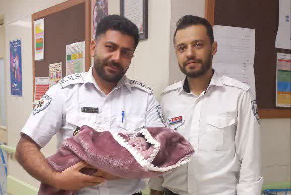 نغمه‌ی تولد در کابین آمبولانس؛ وقتی زندگی در دستان سفیدپوشان جاری شد