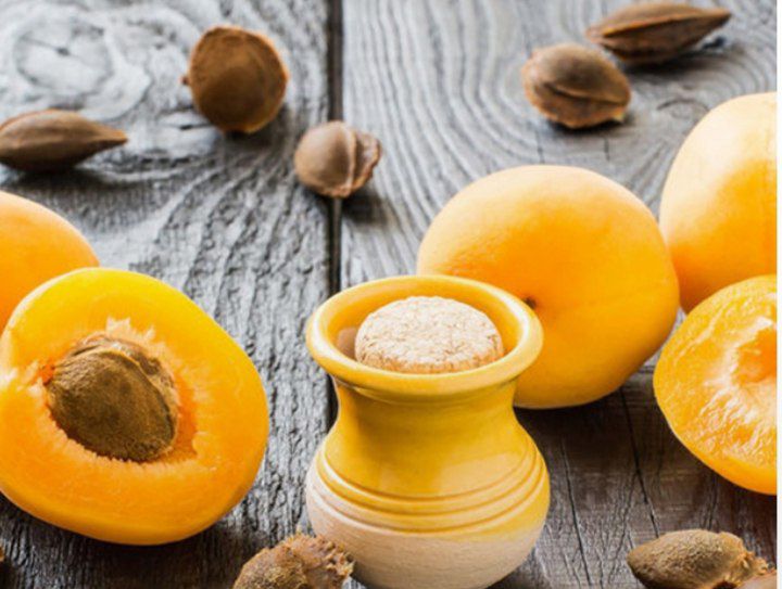 هسته این میوه تابستانی سرشار از اسیدهای چرب امگا و تیامین است