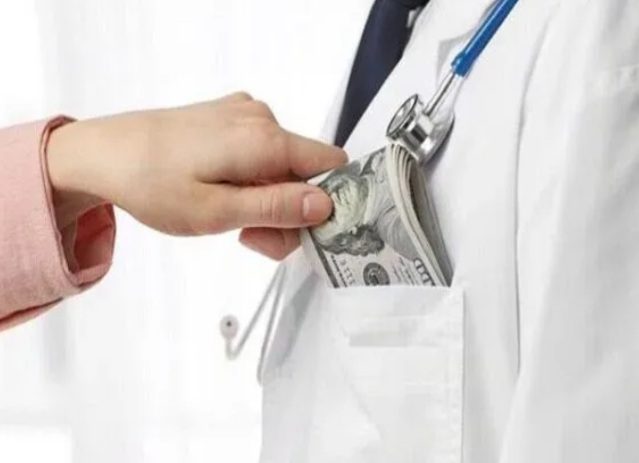 اتاق عمل یا بازار سیاه؟ پشت پرده تجارت سلامت در بیمارستان‌ها
