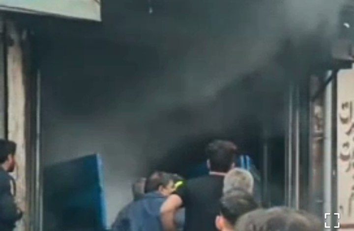 حریق مغازه ای در میانه چهار نفر را راهی بیمارستان کرد