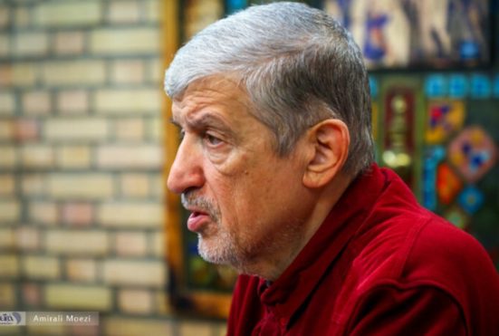 همین‌ها به سفارتخانه‌ها یورش بردند، زنان بدون حجاب زیادی در مراسم تشییع فرماندهان شهید اشک ریختند