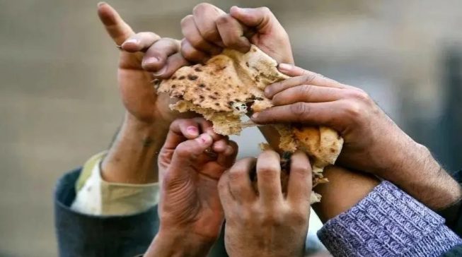 افزایش قیمت‌ها باعث می‌شوند مردم به بیشتر به کربوهیدرات‌ها مانند برنج، نان و سیب‌زمینی روی آورند/ این موضوع باعث اضافه وزن و چاقی شده است