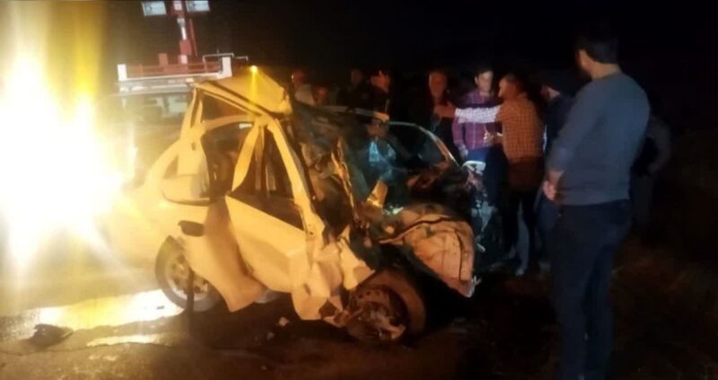 یک فوتی و یک مصدوم حاصل برخورد خودرو ساینا با  کامیونت در جاده میانه به میاندوآب 