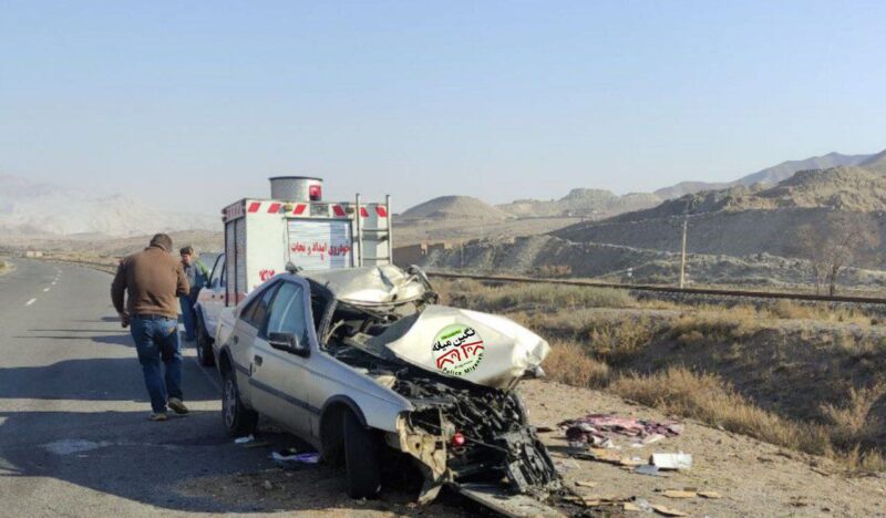 تصادف پژو با تریلی در محور میانه زنجان رنگ خون گرفت/راننده پژو دردم جان باخت