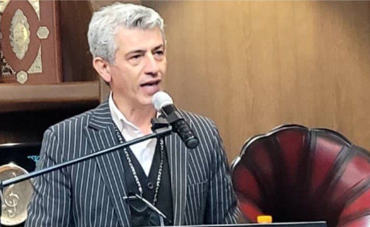 درخشش هنر در قلب البرز؛ رونمایی باشکوه از کتاب «۱۲+۱» اثر سیروس همتی در کرج با حضور چهره‌های ملی