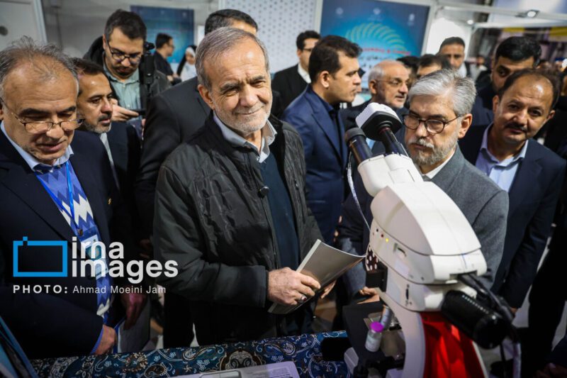 رئیسجمهور از نمایشگاه «ایرانساخت» و «دستاوردهای پژوهش» بازدید کرد