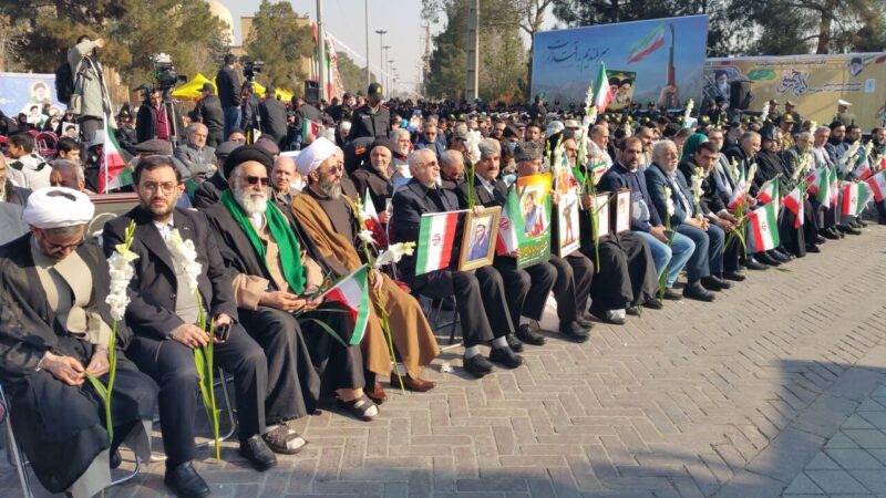 جایگاه سخنرانی امامخمینی(ره) در بهشت زهرا(س) گلباران شد+فیلم