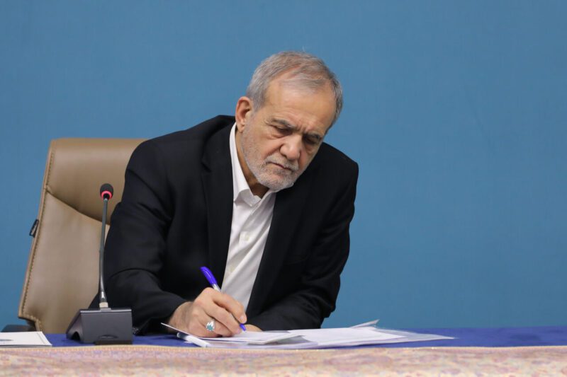 رییسجمهور: بخش بزرگی از مشکلات جهان اسلام به خاطر دوری از آموزههای قرآن است