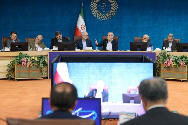 تشریح برنامه‌های دولت برای تحقق شعار سال با تاکید بر توسعه متوازن استان‌ها