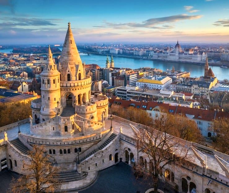 hungary-closes-for-tourism