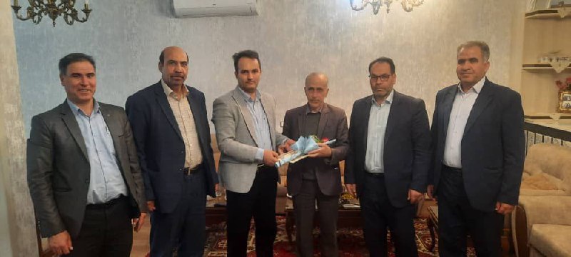 فرماندارشبستربه دیدار مدیردوره پیش دانشگاهی اش رفت