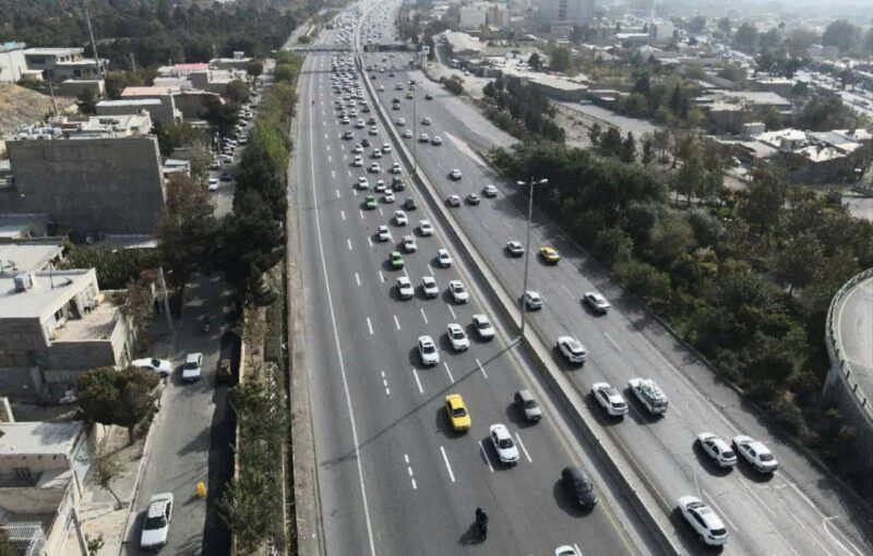 ترافیک سنگین وسایل نقلیه در برخی از محورهای مواصلاتی کشور