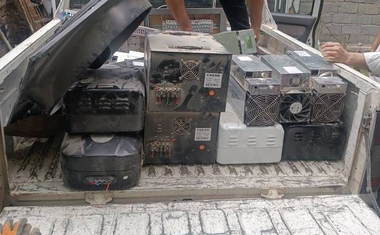 ۱۲ دستگاه غیرمجاز استخراج رمزارز در شهرستان اسکو گشف و جمع آوری شد