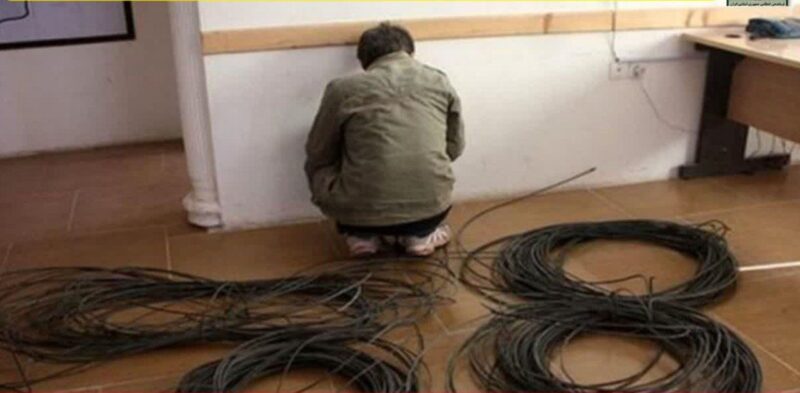 سارق سیم کابل با ۱۰ فقره سرقت در مرند بازداشت شد
