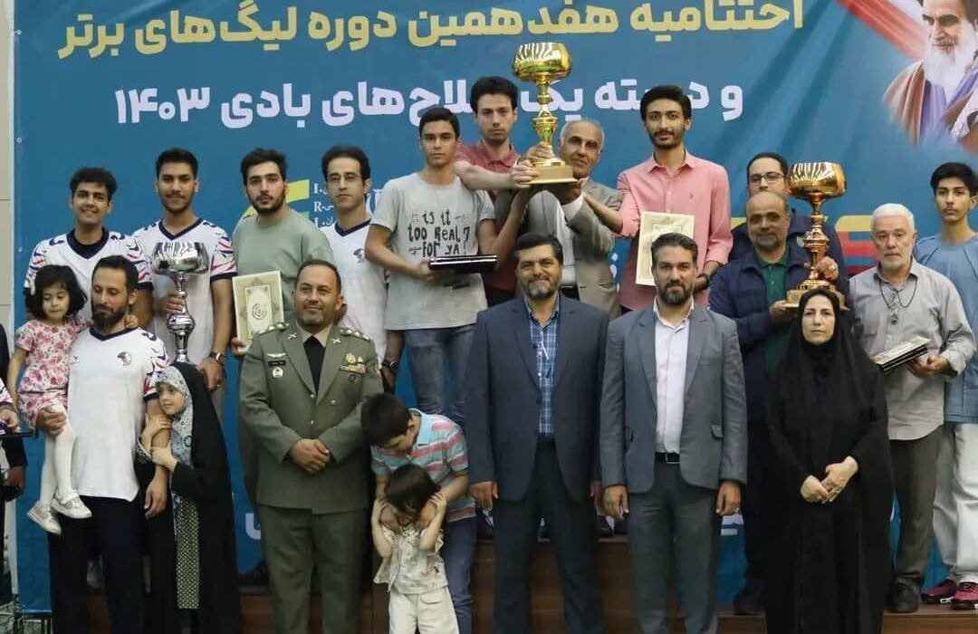 اهدا جام قهرمانی لیگ دسته اول تیراندازی کشور به تیم آذربایجان شرقی