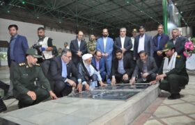 مراسم عطر افشانی گلزار شهدا در مرند به مناسبت سالروز آزادسازی خرمشهر