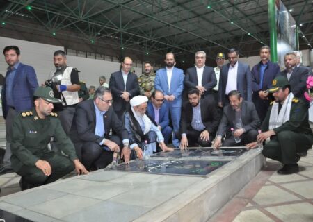 مراسم عطر افشانی گلزار شهدا در مرند به مناسبت سالروز آزادسازی خرمشهر