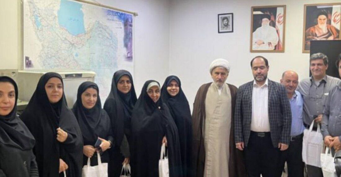 تجلیل از برگزیدگان مسابقه فرهنگی دهه کرامت سازمان راهداری و حمل‌ونقل جاده‌ای