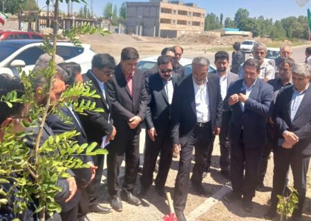 کلنگ‌ احداث پل ارتباطی شهر هشترود با اعتباری بالغ بر ۲۰۰ میلیارد ریال به زمین زده شد.