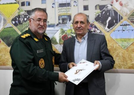 تقدیر سپاه عاشورا از رئیس سازمان جهاد کشاورزی آذربایجان شرقی برای همکاری در توسعه کشاورزی مناطق محروم