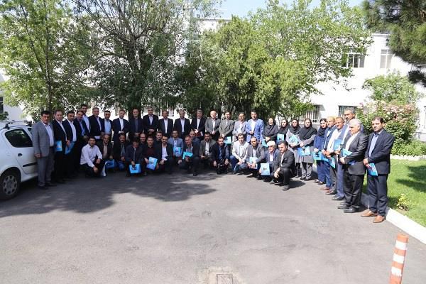 تقدیر از کارکنان نمونه آب و فاضلاب آذربایجان شرقی بهعنوان الگوهای تعهد و مسئولیتپذیری