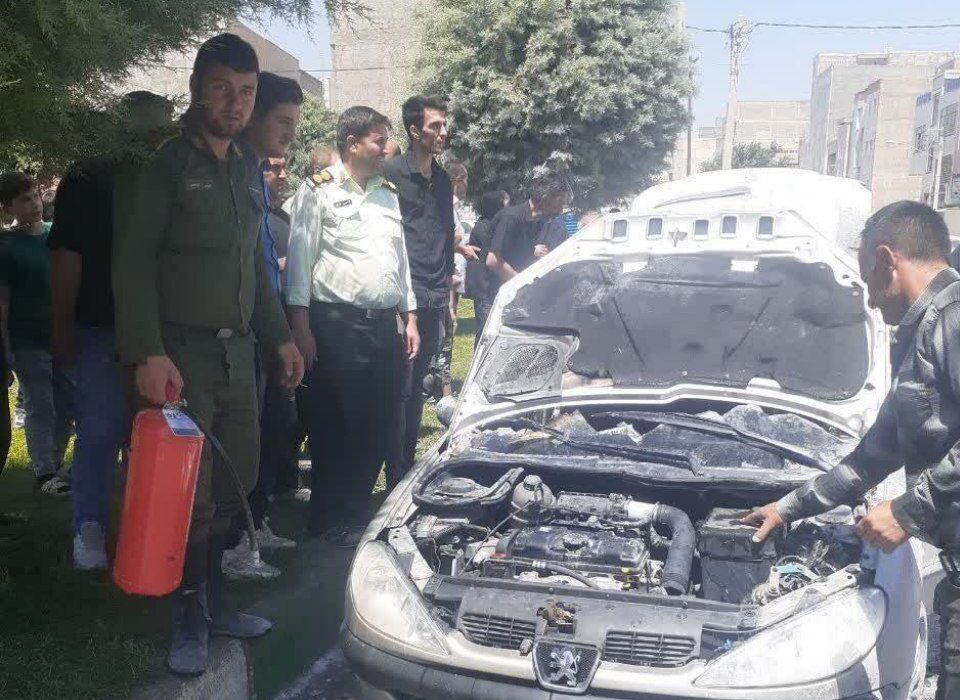 اقدام به موقع پلیس مانع آتش سوزی خودرو شهروند مراغه ای شد