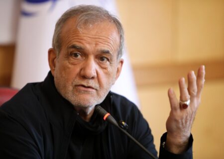 رئیس‌جمهور پزشکیان: دولت از هیچ تلاشی برای اتمام راه‌آهن اردبیل دریغ نمی‌کند