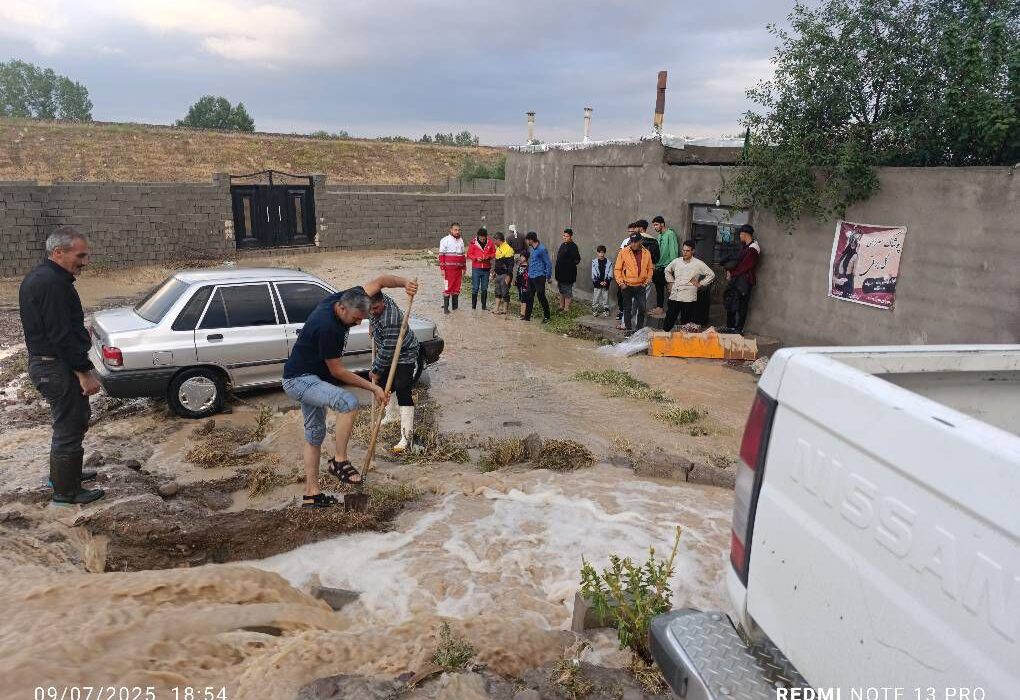 سیل و آب گرفتگی منازل در روستای حاجی آقا  شهرستان بستان‌آباد