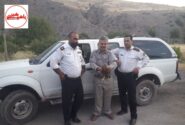 ماموران پلیس  وظیفه شناس میانه ای ناجی پرنده شکاری کمیاب