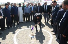 آئین کلنگ زنی پروژه احداث چمن مصنوعی مایان