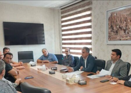 برگزاری جلسه ارزیابی انتقال باتیک‌کاران اسکو به شهرک صنعتی نیرومند